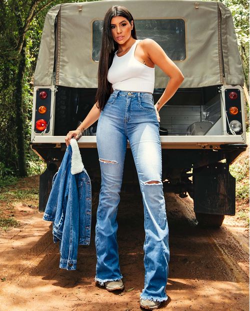 Calça Jeans Feminina Flare Rasgada com Barra Desfiada 21572 Clara Rasgada