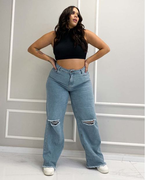 Calça Jeans Feminina Plus Wide Leg com Rasgos e Barra Desfiada 29016 Clara Rasgada