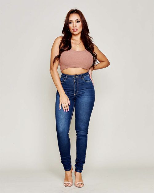 Calça Jeans Feminina Skinny  Hot Pants  Extreme Power com Pence Abaixo Dos Bolsos  21839 Escura