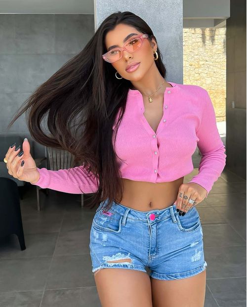 Shorts Jeans Feminino Boyfriend com Detalhes em Neon Rosa 21515  Clara Rasgada