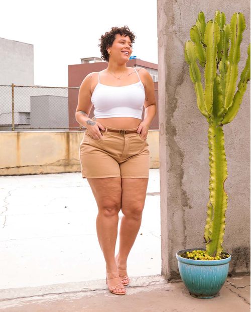 Shorts Feminino Plus Mom Cáqui com Cinto   21147 Unica