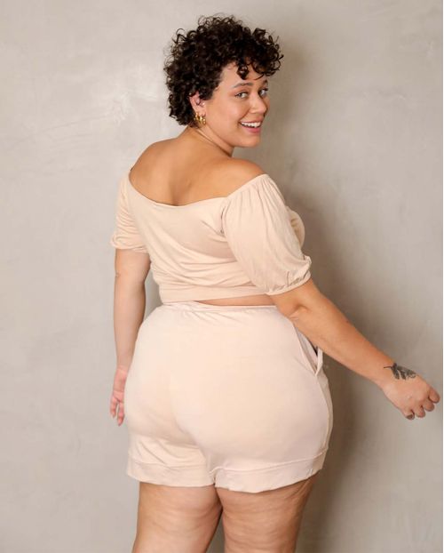 Conjunto Feminino Plus Moletinho Bege Blusa Cropped de Amarração e Shorts  90095b Unica