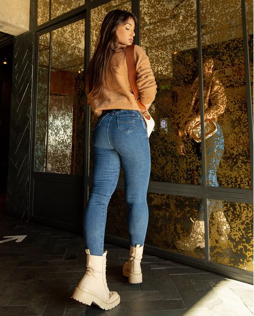 Calça Jeans Skinny Extreme Power Feminina Cintura Média Detalhe Bolso 02700 Escura com Bigode