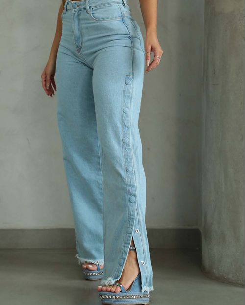 Calça Jeans Feminina Wide Leg Clara com Abertura e Botões Na Lateral  21264 Clara