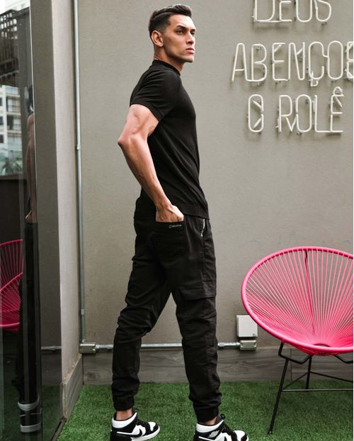 Calça Masculina Jogging Preta com Bolsos Cargo - Linha Itália   21242 Preto