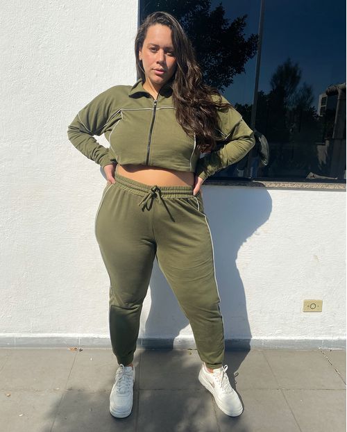 Conjunto Feminino Plus Moletinho Blusa Cropped e Calça Jogging 90051 Verde Militar