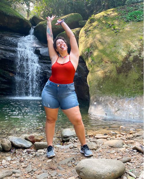 Shorts Jeans Feminino Plus Size com Puídos  21186 Clara