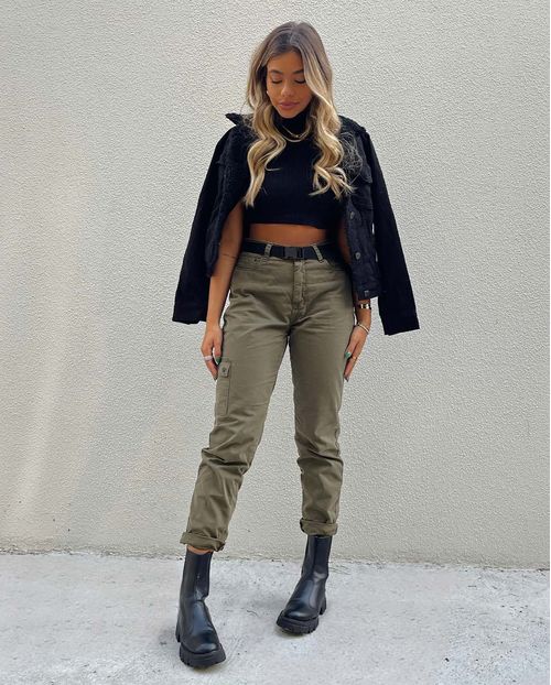 Calça Feminina Mom Cargo com Cinto Preto  21482 Verde Militar