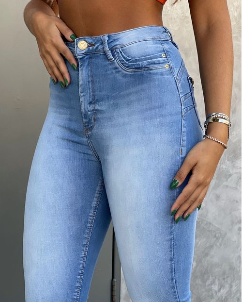 Calça Jeans Feminina Skinny Hot Pants com Detalhe Na Boca do Bolso  22072 Clara