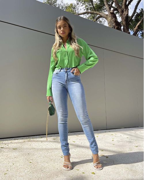 Calça Jeans Feminina Intermediaria Extreme Power com Nervuras No Espelho e Bolsos Traseiro   22097 Clara