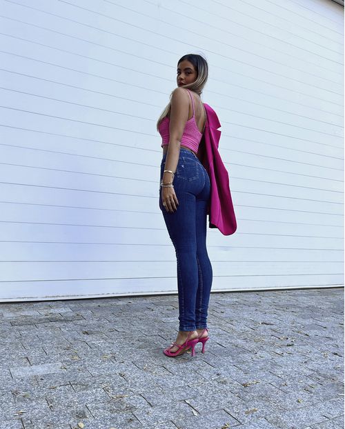 Calça Jeans Feminina Skinny Hot Pants 22071 Escura