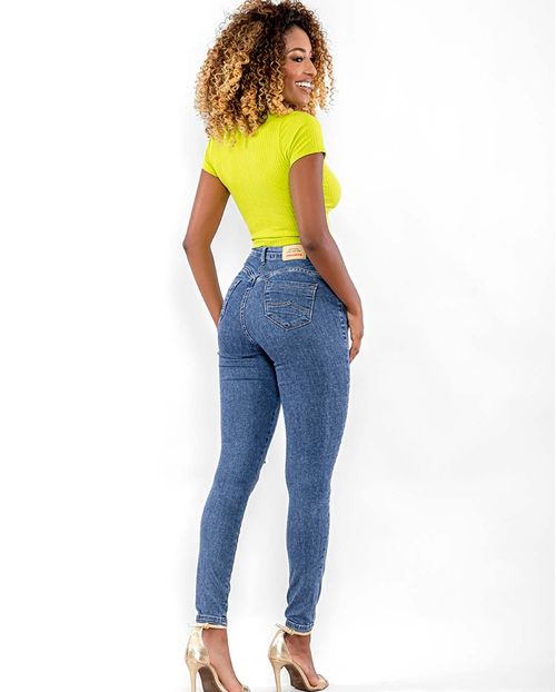 Calça Jeans Feminina Extreme Power com Rasgo No Joelho 22649 Escura