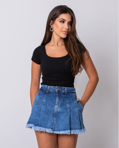 Shorts Saia Jeans com Pregas Frontal e Barra Desfiada   22479 Média