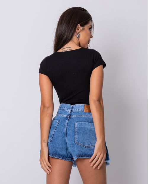 Shorts Saia Jeans com Pregas Frontal e Barra Desfiada   22479 Média