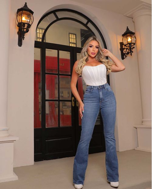 Calça Jeans Flare Feminina Cintura Média Básica 22865 Média