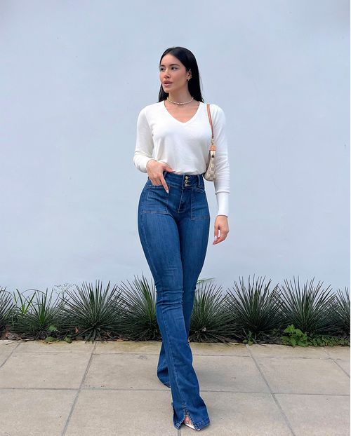 Calça Jeans Flare Feminina Cintura Média Abertura Na Barra 23139 Escura