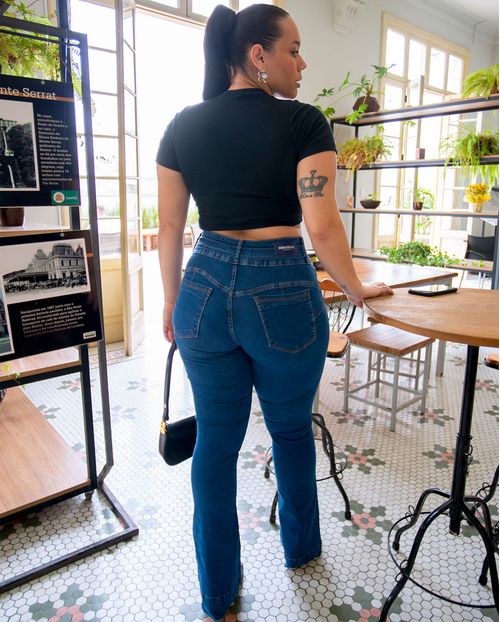 Calça Jeans Flare Plus Size Feminina Cintura Alta Botão Triplo 23286 Escura