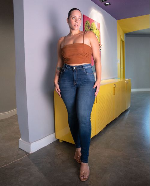 Calça Jeans Skinny Plus Size Cintura Alta Abertura Na Barra 23590 Escura