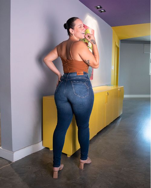 Calça Jeans Skinny Plus Size Cintura Alta Abertura Na Barra 23590 Escura