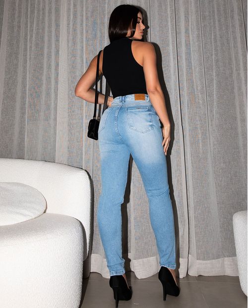Calça Jeans Mom Feminina Cintura Alta com Cinto Embutido 23755 Marmorizado
