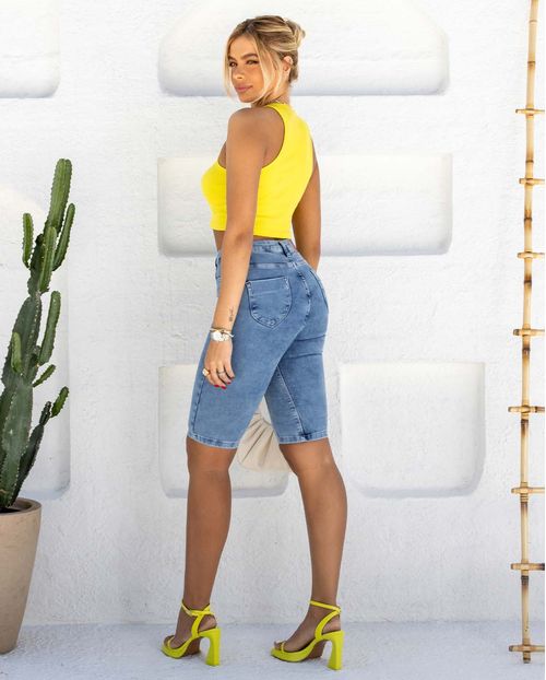 Bermuda Pedal Jeans Feminina com Nervura Na Perna 22240 Média