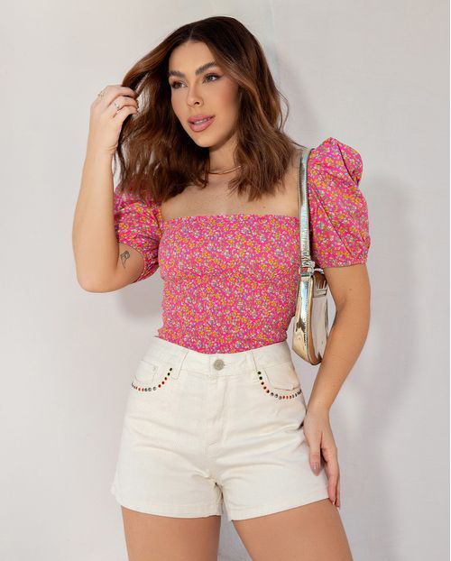 Shorts Jeans Feminino Mom com Detalhe de Aplicação Ana Castela 24321 Off White