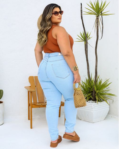 Calça Jeans Mom Feminina Plus Size Básica com Elastano 00229 Clara