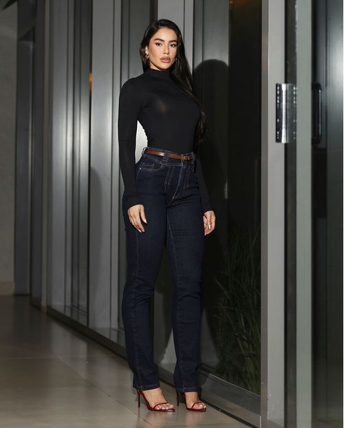 Calça Jeans Reta Feminina Cós Revel e Cinto Pu 24405 Amaciado com Used